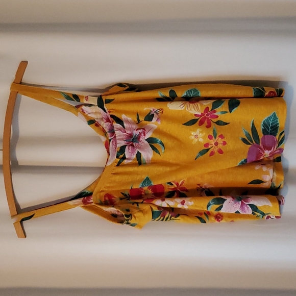 Super Cute Old Navy Summer Tank - Picture 2 of 5